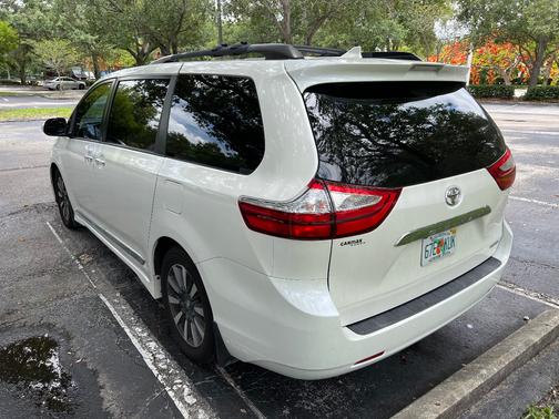 2018 Toyota Sienna Limited Premium
