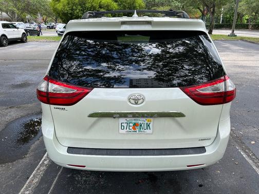 2018 Toyota Sienna Limited Premium