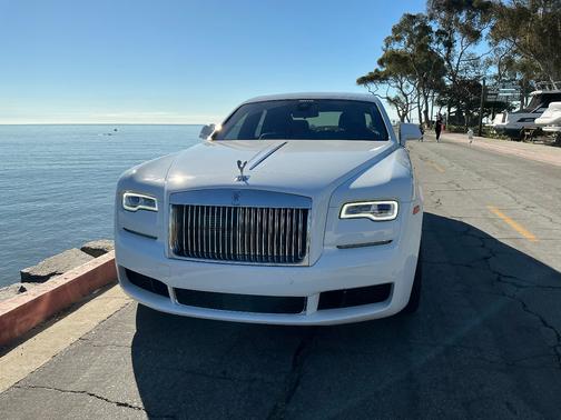 2018 Rolls-Royce Ghost Base