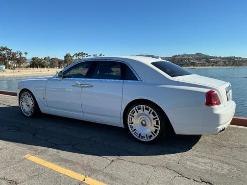 2018 Rolls-Royce Ghost Base