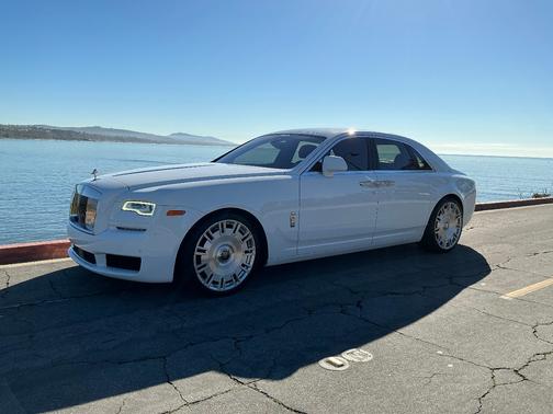 2018 Rolls-Royce Ghost Base