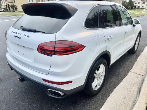 2016 Porsche Cayenne Cayenne