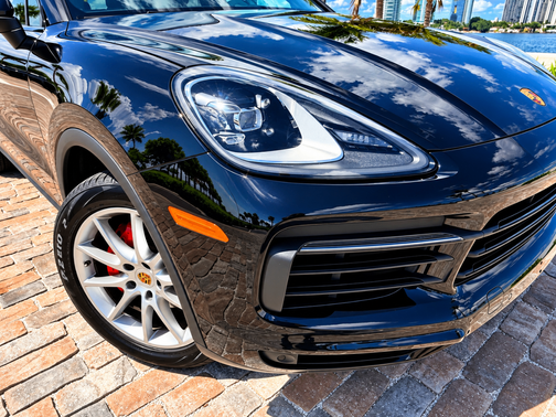 Blue 2019 Porsche Cayenne Cayenne