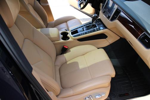 2018 Porsche Macan Base