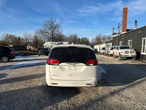2020 Chrysler Voyager LXI