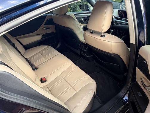 Blue 2019 Lexus ES 350 Luxury