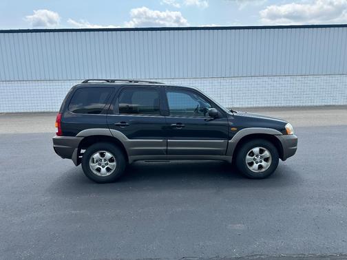Black 2003 Mazda Tribute LX V6