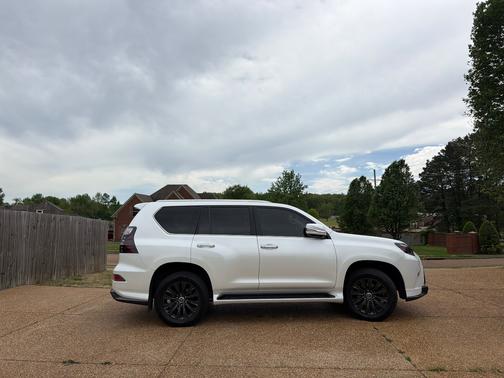 White 2023 Lexus GX 460 Luxury