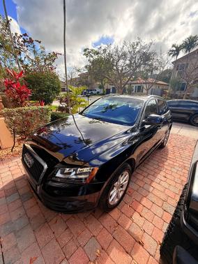 Black 2011 Audi Q5 2.0T Premium