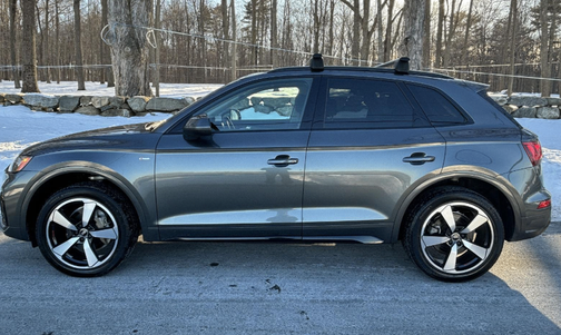 2022 Audi Q5 45 S line Premium Plus