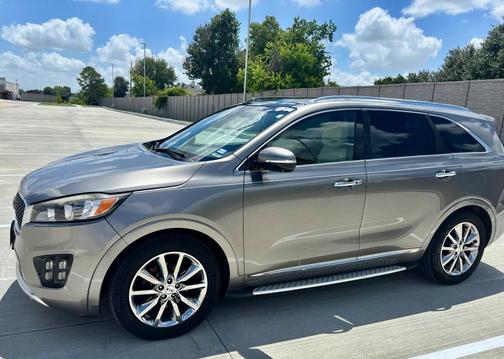 Silver 2016 Kia Sorento SXL