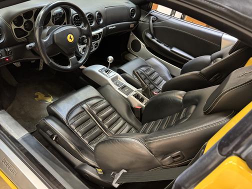 2004 Ferrari 360 Spider Base