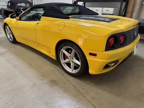 2004 Ferrari 360 Spider Base