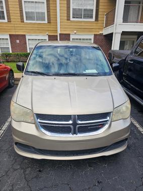 Gold 2013 Dodge Grand Caravan SE