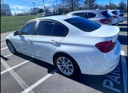 White 2018 BMW 320 i xDrive