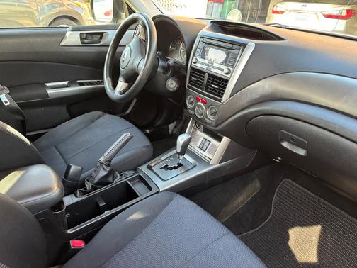 Silver 2012 Subaru Forester 2.5X