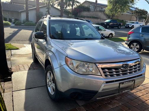 Silver 2012 Subaru Forester 2.5X