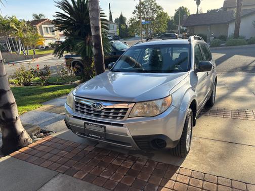 Silver 2012 Subaru Forester 2.5X