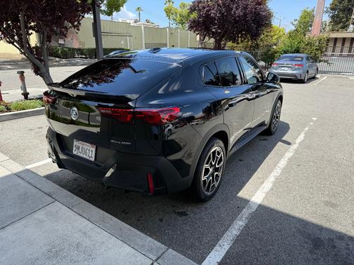Black 2024 BMW X2 xDrive28i