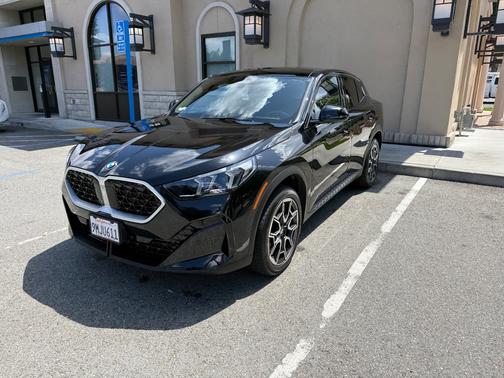 Black 2024 BMW X2 xDrive28i