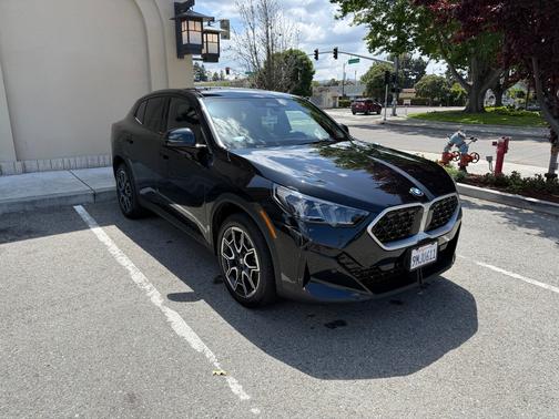 Black 2024 BMW X2 xDrive28i