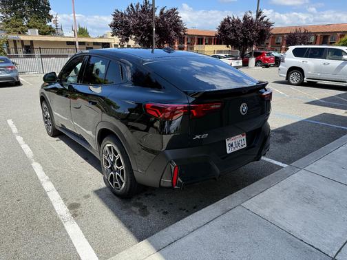 Black 2024 BMW X2 xDrive28i