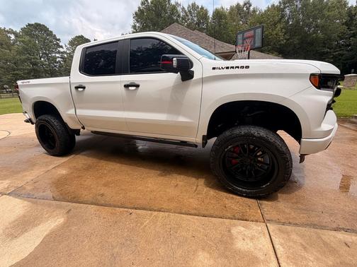 White 2024 Chevrolet Silverado 1500 RST