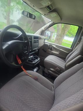 Beige 2007 Chevrolet Express 1500 Base