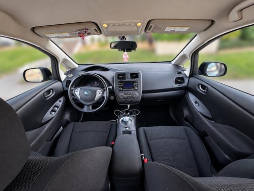 Black 2015 Nissan Leaf S