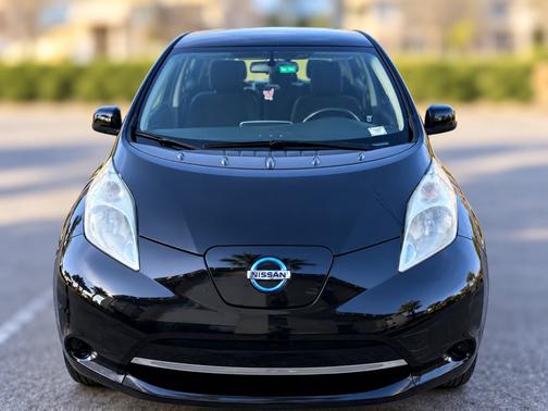 Black 2015 Nissan Leaf S