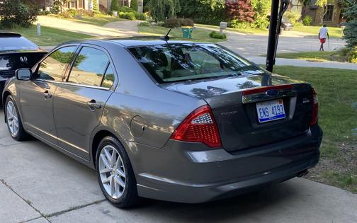 Photo 2 of 15 of 2010 Ford Fusion SEL
