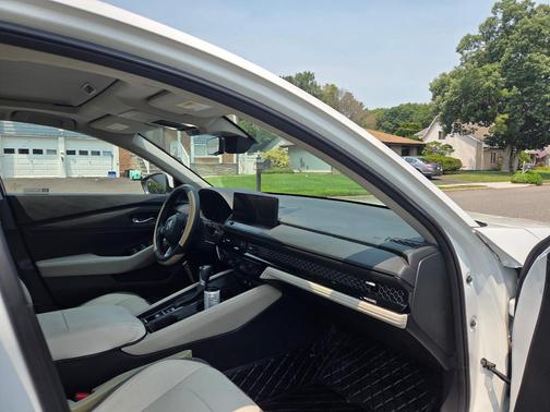 White 2023 Honda Accord Hybrid Touring