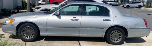 1999 Lincoln Town Car Cartier