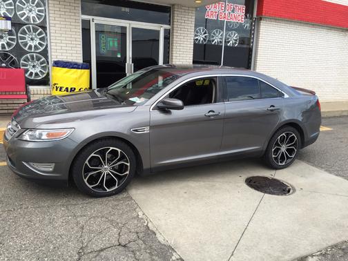 2011 Ford Taurus SHO