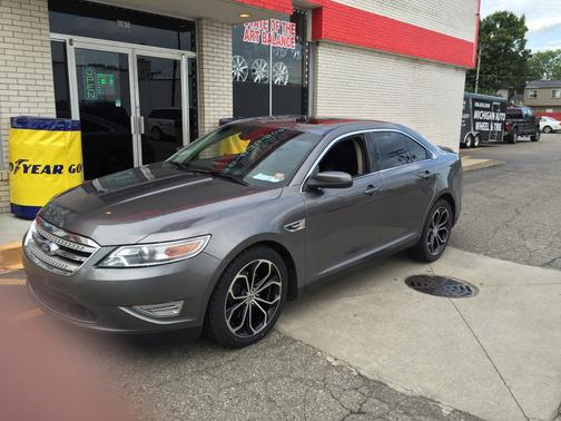 2011 Ford Taurus SHO