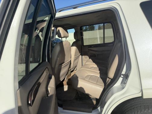 2004 Ford Explorer Limited