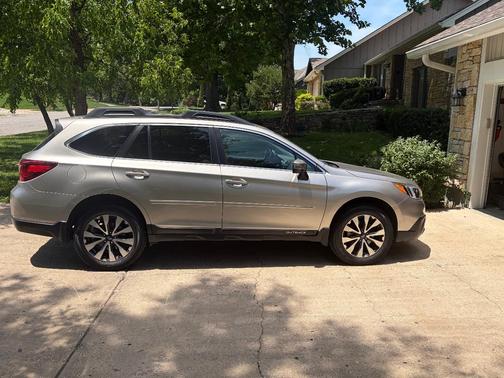 Beige 2015 Subaru Outback 2.5i Limited