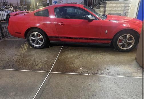 2006 Ford Mustang Base