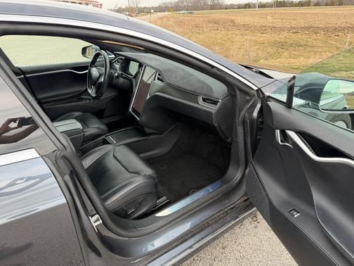 2017 Tesla Model S 75D