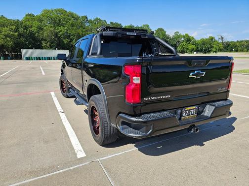 Black 2022 Chevrolet Silverado 1500 ZR2