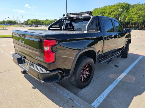Black 2022 Chevrolet Silverado 1500 ZR2