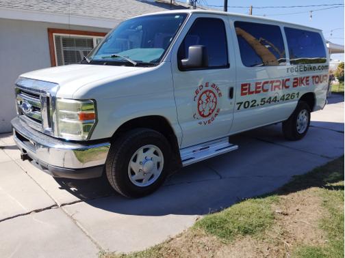 2013 Ford E350 Super Duty XLT