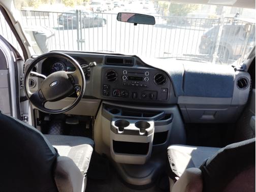 2013 Ford E350 Super Duty XLT