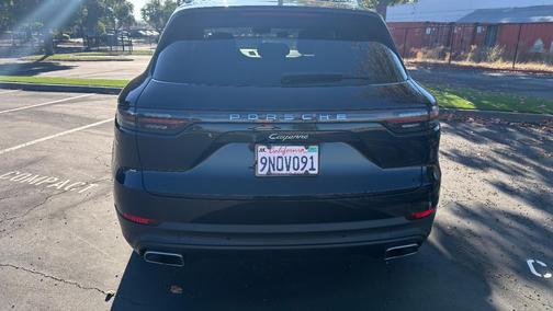 Blue 2023 Porsche Cayenne Cayenne Platinum Edition
