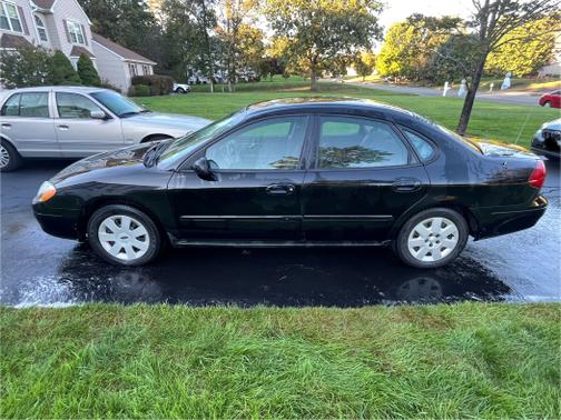 2002 Ford Taurus LX