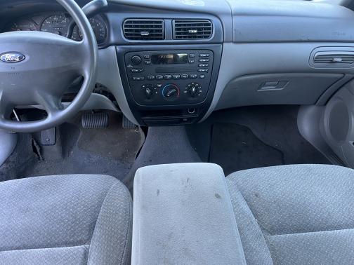 2002 Ford Taurus LX