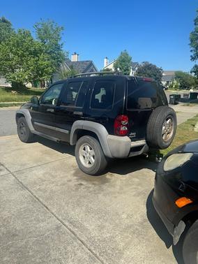 Gray 2007 Jeep Liberty Sport