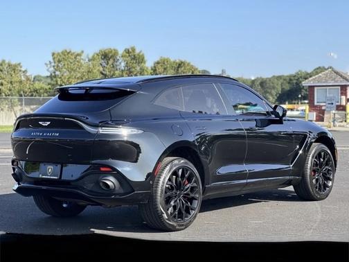 2021 Aston Martin DBX Base