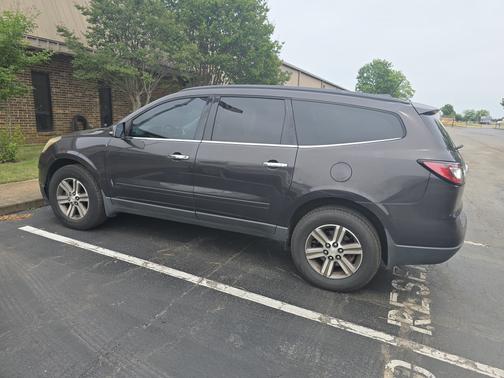 Gray 2016 Chevrolet Traverse 1LT