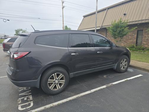 Gray 2016 Chevrolet Traverse 1LT